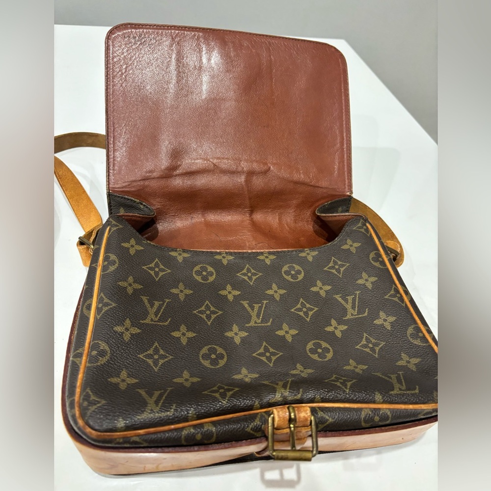Louis Vuitton Cartouchiere MM Monogram Crossbody Bag Vintage Leather Strap - Picture 4 of 11